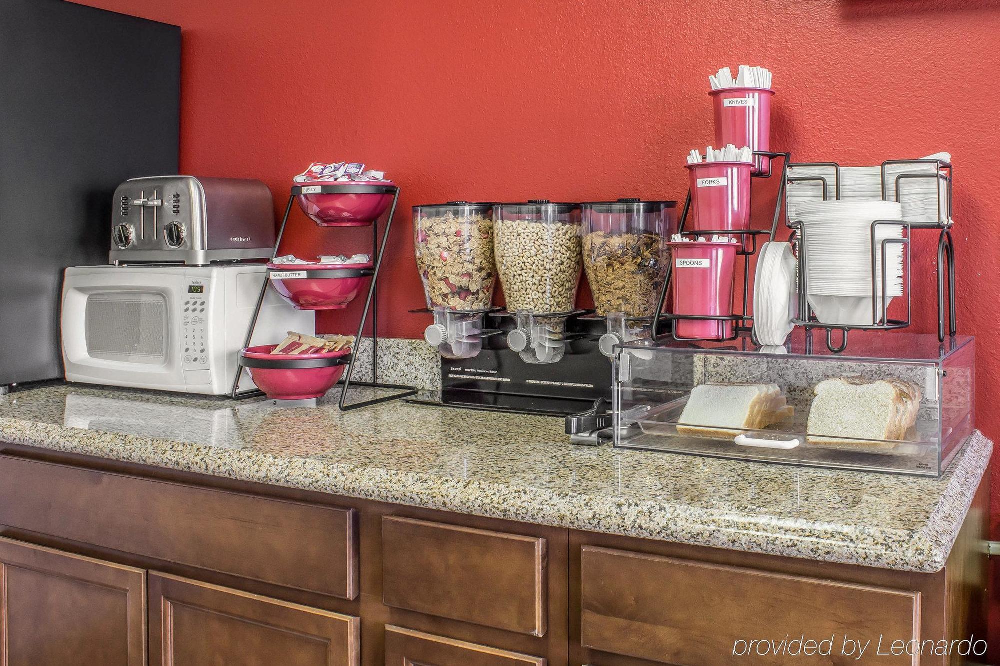 Spencer Inn & Suites Luaran gambar