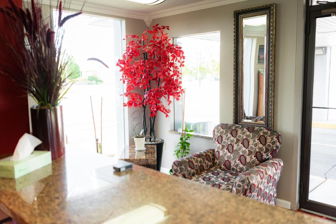 Spencer Inn & Suites Luaran gambar