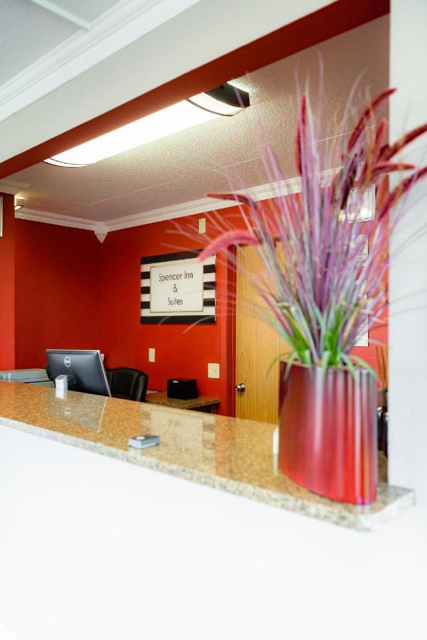 Spencer Inn & Suites Luaran gambar