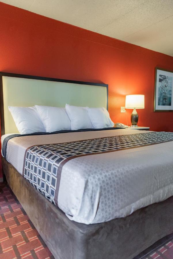 Spencer Inn & Suites Luaran gambar