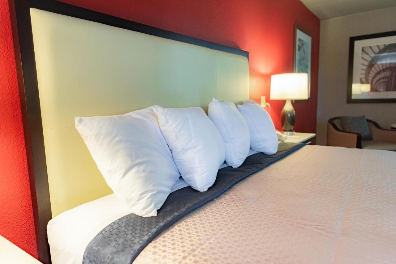 Spencer Inn & Suites Luaran gambar