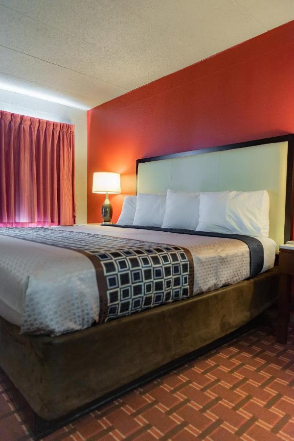 Spencer Inn & Suites Luaran gambar