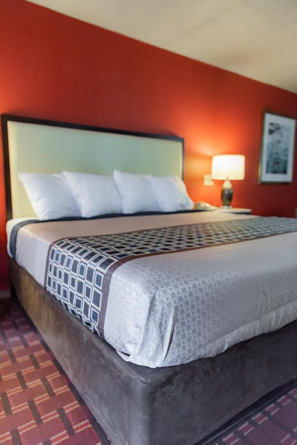 Spencer Inn & Suites Luaran gambar